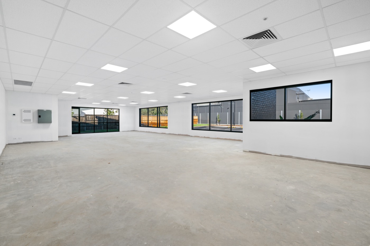 Corner tenancy with wide windows